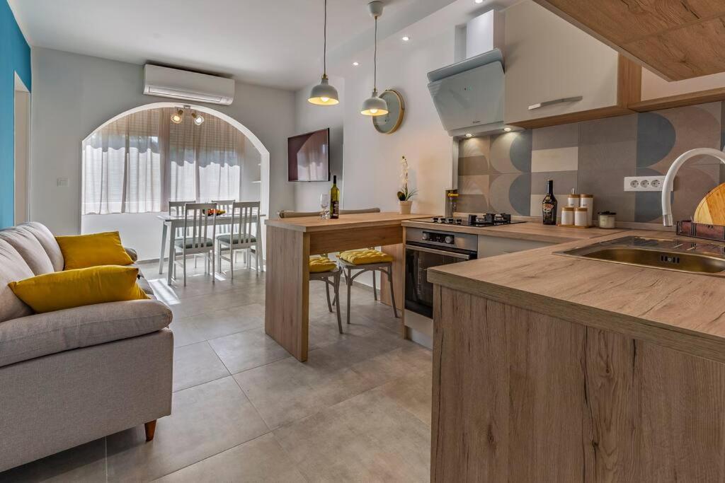 New Two Bedroom Apartment Maloni Pula Buitenkant foto