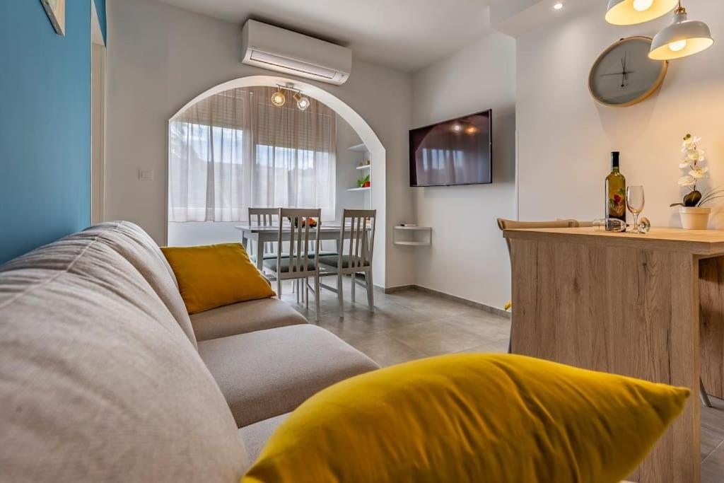 New Two Bedroom Apartment Maloni Pula Buitenkant foto